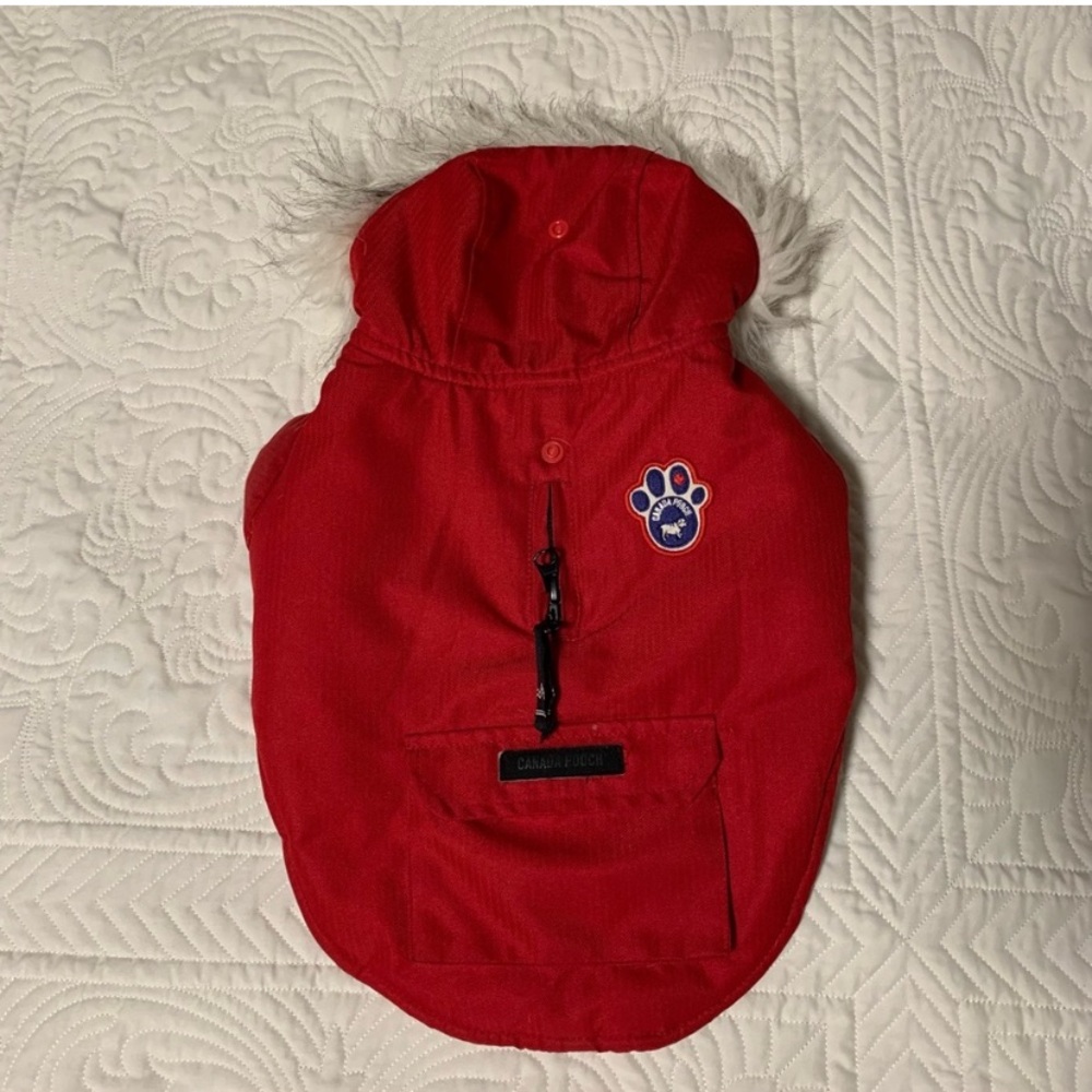 Canada Pooch Winter Wilderness Size 12  Red Dog jacket